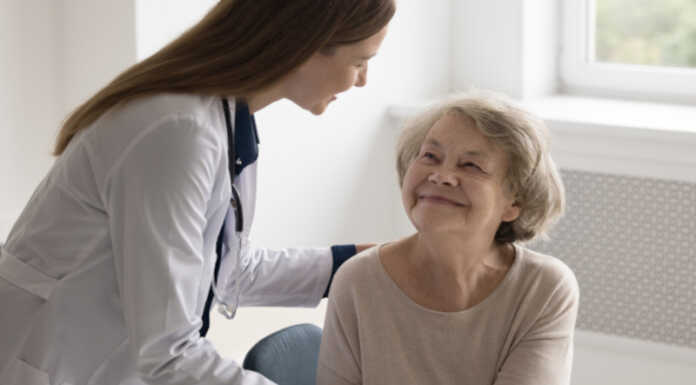 Ats Brianza: oltre 62mila persone sono assistite da un caregiver