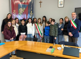 Vercurago. Prima seduta del Consiglio Comunale dei Ragazzi: presentato il Progetto Gentilezza