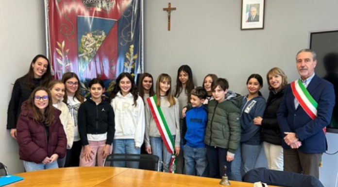 Vercurago. Prima seduta del Consiglio Comunale dei Ragazzi: presentato il Progetto Gentilezza