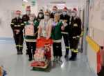 Visita speciale in Pediatria: i Vigili del Fuoco e ABIO portano doni ai piccoli pazienti