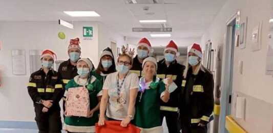Visita speciale in Pediatria: i Vigili del Fuoco e ABIO portano doni ai piccoli pazienti