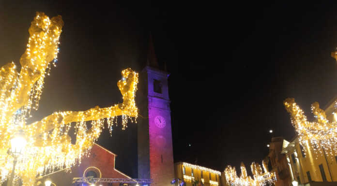 Varenna. Grande successo per la festa di Capodanno in piazza Capodanno 2026 Varenna