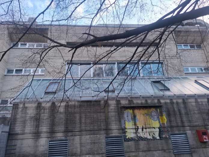 liceo manzoni linguistico finestre aperte