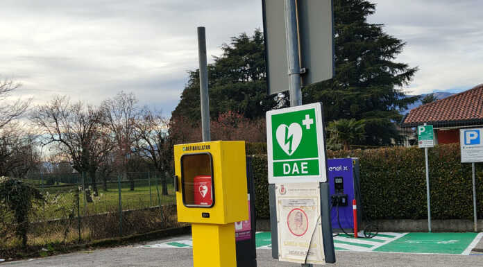 A Bosisio due nuovi defibrillatori pubblici, sempre accessibili in caso di emergenza
