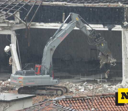 Ex Vellutificio Redaelli, al via la demolizione del grande capannone Demolizione ex vellutificio redaelli rancio gennaio 2026
