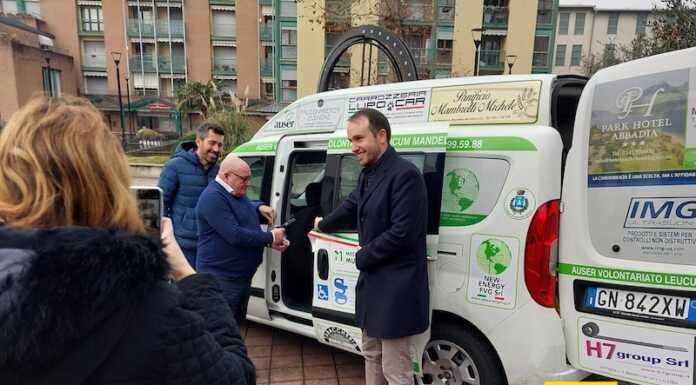 Auser, progetto “Noi con voi”: inaugurato un nuovo mezzo a Mandello Inaugurazione mezzo auser mandello 2026