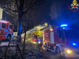 Merate. In fiamme una canna fumaria, intervento dei Vigili del Fuoco