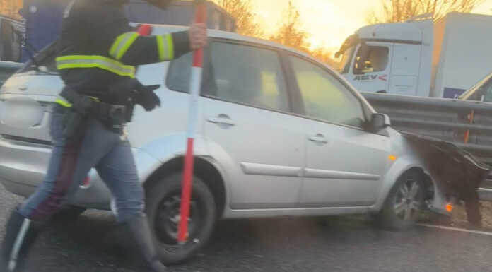 SS36. Auto esce di strada, code in direzione Milano all’altezza di Bosisio
