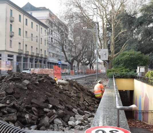 Tolti altri parcheggi sul lungolago, Caterisano: “Un danno per il commercio e per i cittadini” Lavori Lungolago 16-01-26