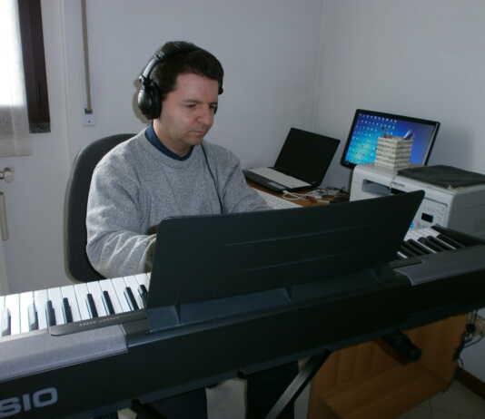 OFFERTA DI LAVORO IN AMBITO MUSICALE: CERCASI COPISTI M° Luca Valsecchi - Orchestratore & Perito plagi certificato