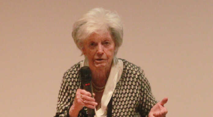 Amalia Ercoli Finzi incanta Merate con l’incontro “Il mio spazio”