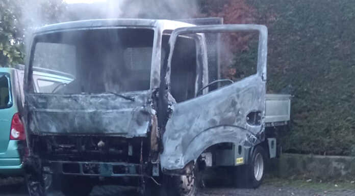 Merate: furgone a fuoco per un cortocircuito