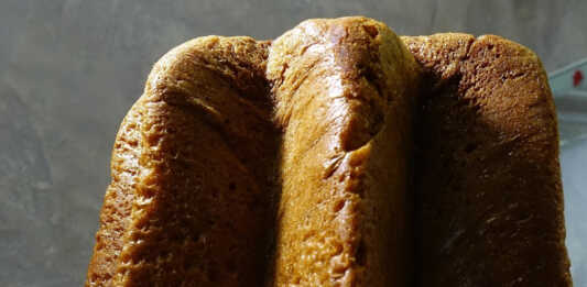 Stampi da forno non idonei: corpi estranei all’interno dei pandori