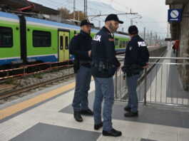 Controllo su treno Sondrio-Milano a Colico, arrestato un giovane con droga Polfer treno arresto