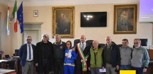 Fiamma Olimpica a Lecco: presentati i tedofori Guerrera, Aondio e Cariboni Presentazione tappa fiamma olimpica 26-01-26