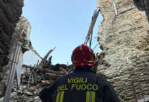 Crolla porzione di edificio nel nucleo storico di Vestreno: sul posto i Vigili del Fuoco