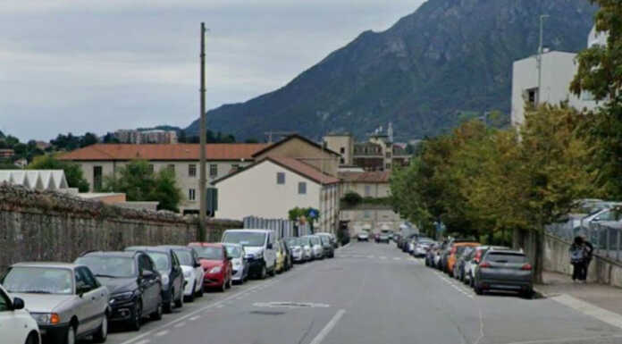 Parcheggi. Via gli stalli bianchi in via Parini, Caterisano (FdI): “Difficoltà per i lavoratori del centro”