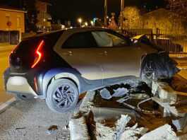 Garlate, esce di strada con l’auto e colpisce tubo del gas: soccorso 23enne