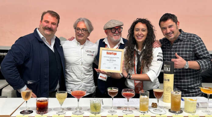 Ristorexpo. Yara Ferraroli vince il contest di mixology con il cocktail “km casa”