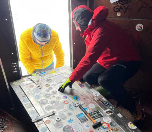 Grignetta. Rotta la porta del bivacco Ferrario, i Ragni guidati da Arrigoni la riparano