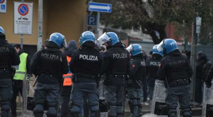 Tafferugli prima della partita, due ultras arrestati a Como polizia como 11-01-26