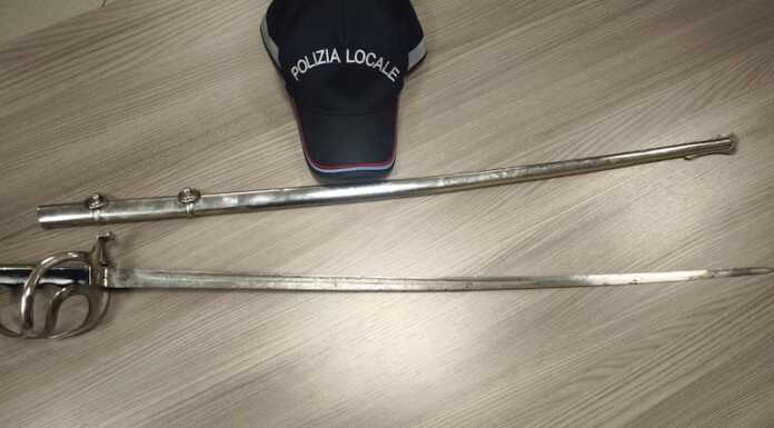 Lecchese denunciato a Brugherio: girava in centro brandendo una sciabola polizia di brugherio 12-01-26