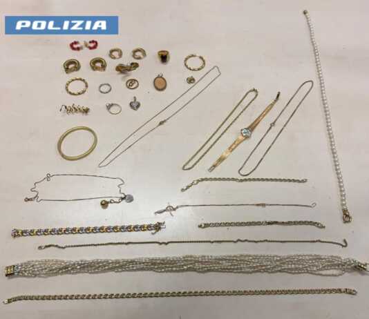 Finto carabiniere truffa madre e figlia: arrestato 22enne a Milano