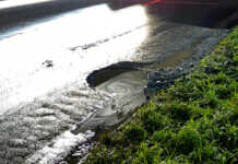 Danni alle auto per una buca sulla Lecco-Bergamo. Tappata durante la notte