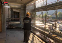 Sicurezza sul lavoro, raffica di irregolarità: 17 imprenditori denunciati nel Lecchese Carabinieri controlli lavoro