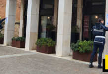 Olimpiadi, c’è chi contesta: a Merate apparsi volantini sui muri