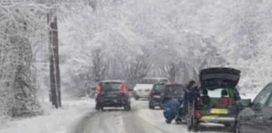 Neve in Valsassina e viabilità: mezzi in difficoltà a Introbio e Cremeno