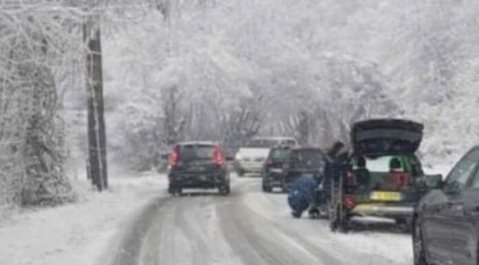 Neve in Valsassina e viabilità: mezzi in difficoltà a Introbio e Cremeno