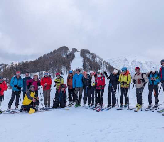 Sicurezza in montagna: UOEI Lecco guida i partecipanti con Artva, pala e sonda