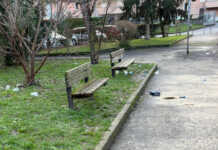 Germanedo-Belledo, residenti denunciano schiamazzi e rifiuti nei parcheggi belledo germanedo rifiuti e giovani (1)