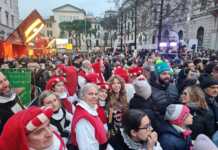 Milano-Cortina 2026: la fiamma olimpica arriva a Lecco tra l’emozione della gente