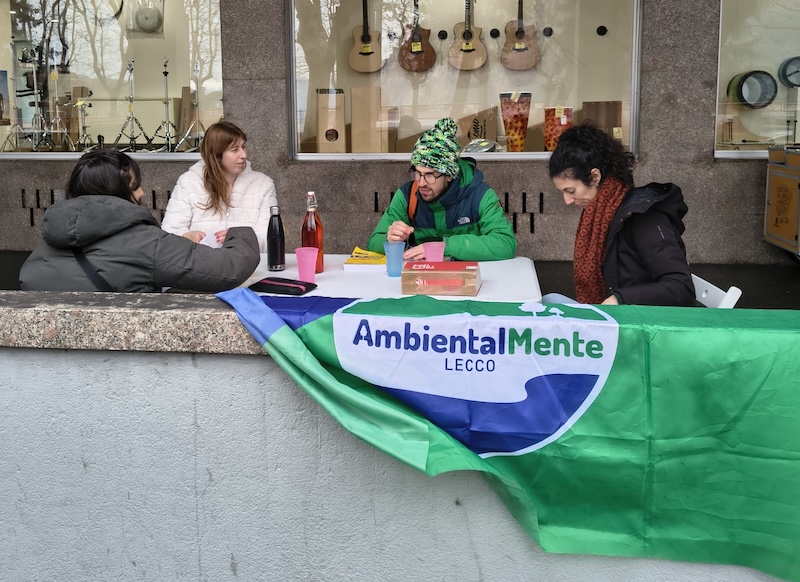 flash mob ambientalmente lecco febbraio 2026