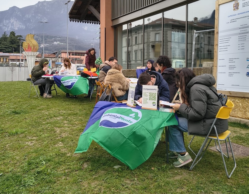 flash mob ambientalmente lecco febbraio 2026