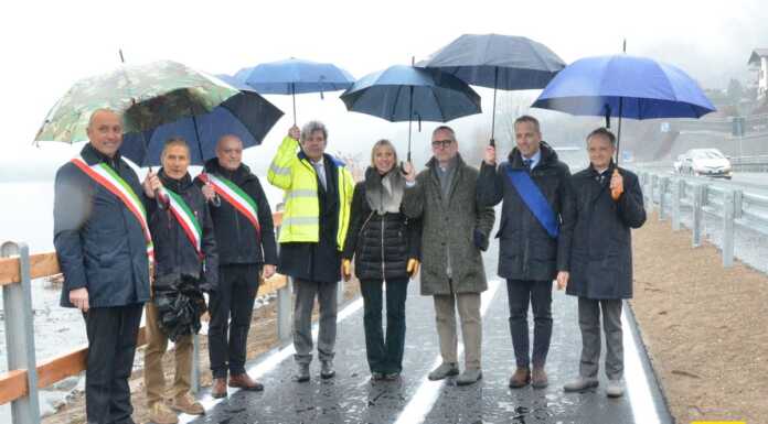 Inaugurata la ciclabile tra Isella e Suello: “Un’altra opera strategica realizzata grazie alle Olimpiadi”