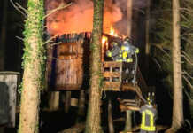 Colico. In fiamme una sauna esterna, intervento dei Vigili del Fuoco