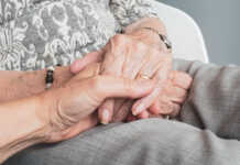 “Libero di sbagliare”: anziani e studenti insieme per vincere la paura del fallimento