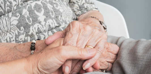 “Libero di sbagliare”: anziani e studenti insieme per vincere la paura del fallimento