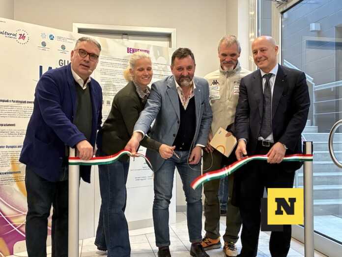 Taglio nastro mostra atleti olimpici lariani 4-02-26